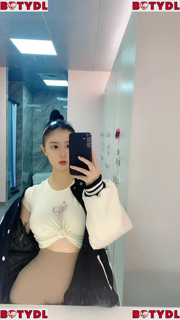 QiaoniuTT Onlyfans Photo Gallery 