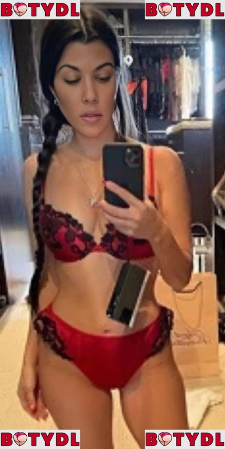 Kourtney Kardashian Onlyfans Photo Gallery 