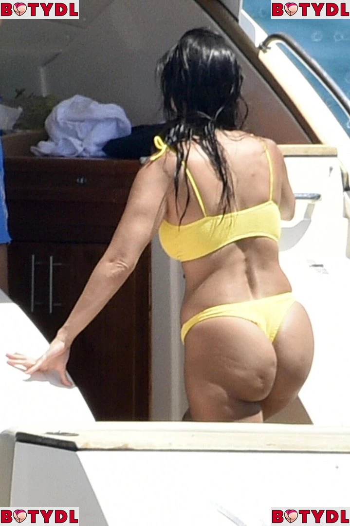 Kourtney Kardashian Onlyfans Photo Gallery 