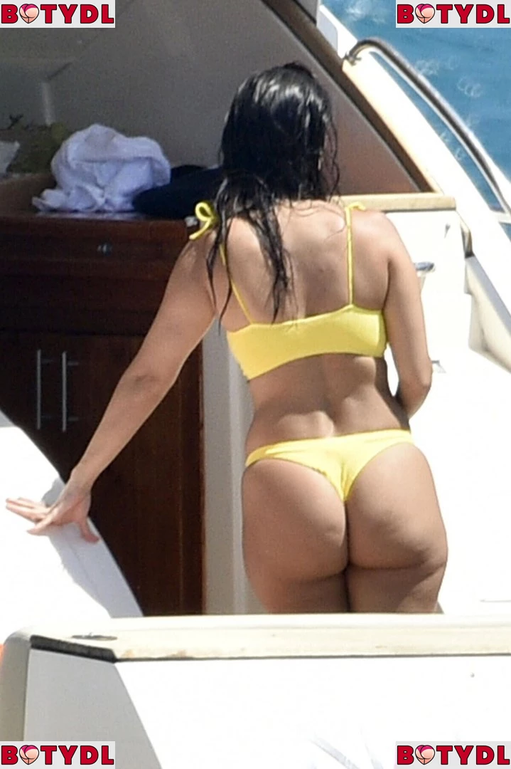 Kourtney Kardashian Onlyfans Photo Gallery 