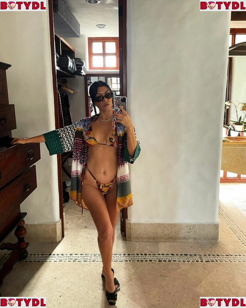 Kourtney Kardashian Onlyfans Photo Gallery 