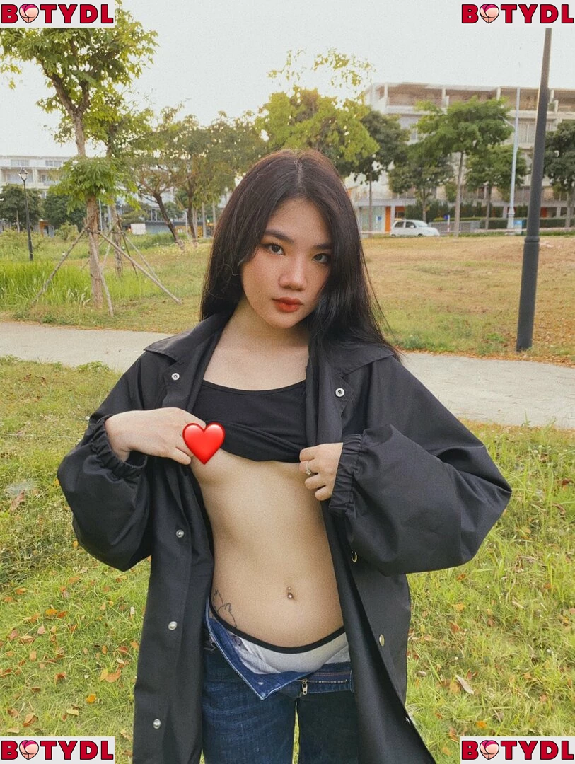 Thanh Nhen Onlyfans Photo Gallery 