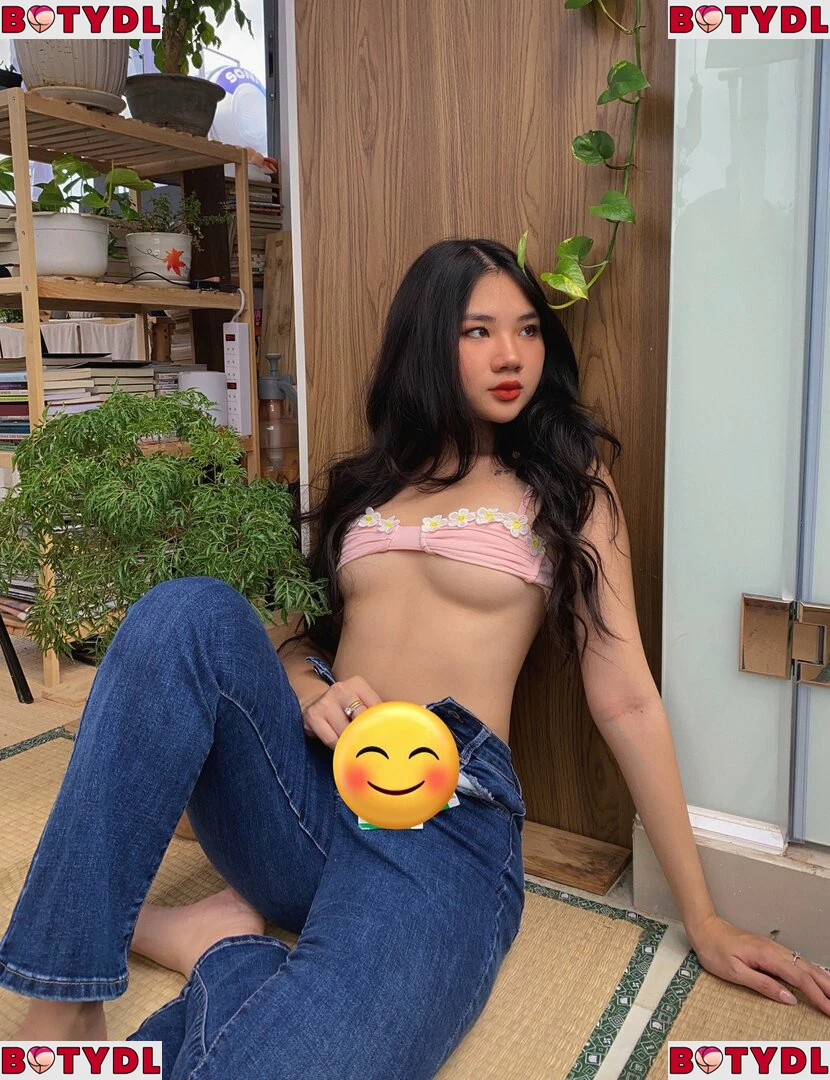 Thanh Nhen Onlyfans Photo Gallery 