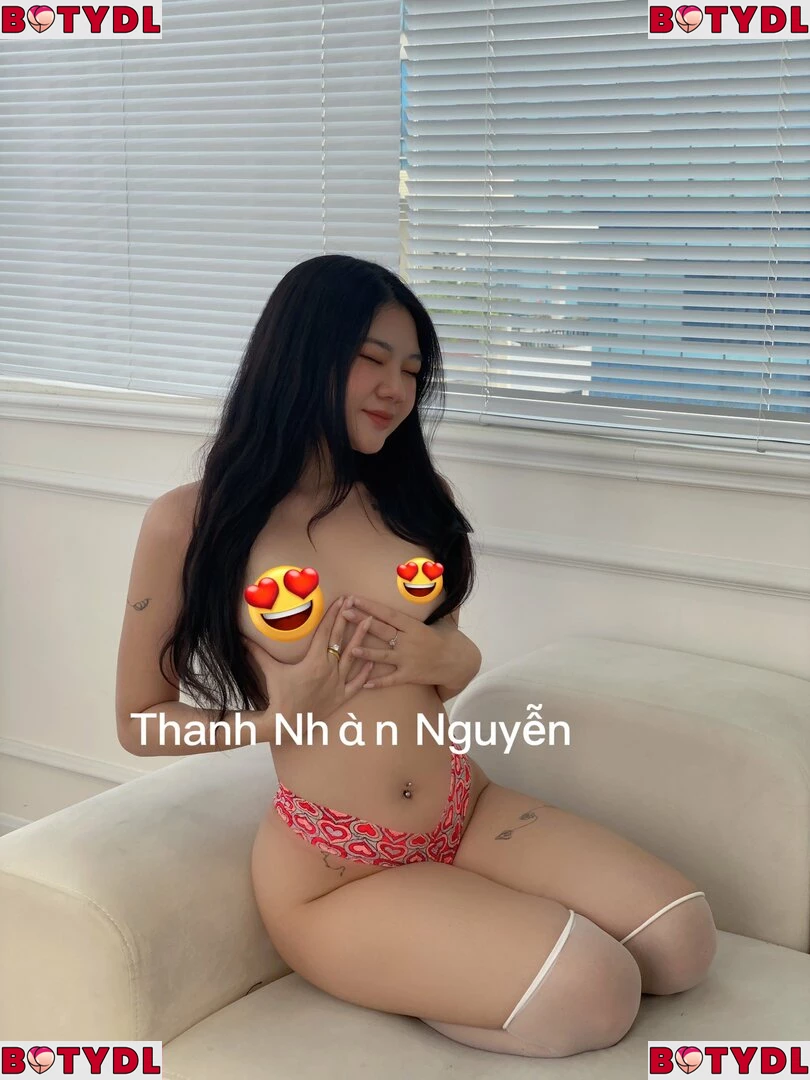 Thanh Nhen Onlyfans Photo Gallery 