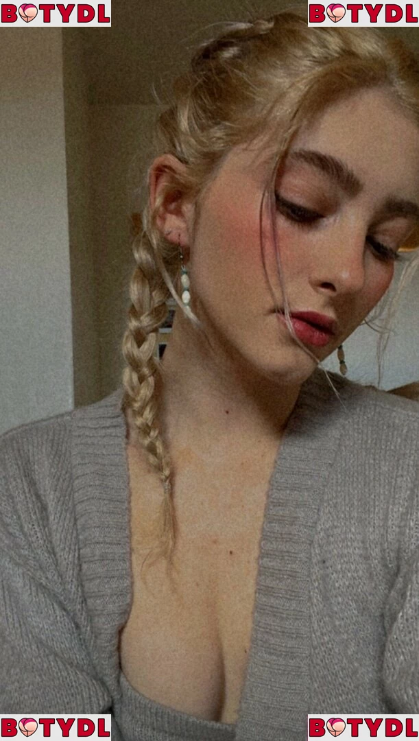 Willow Shields Onlyfans Photo Gallery 