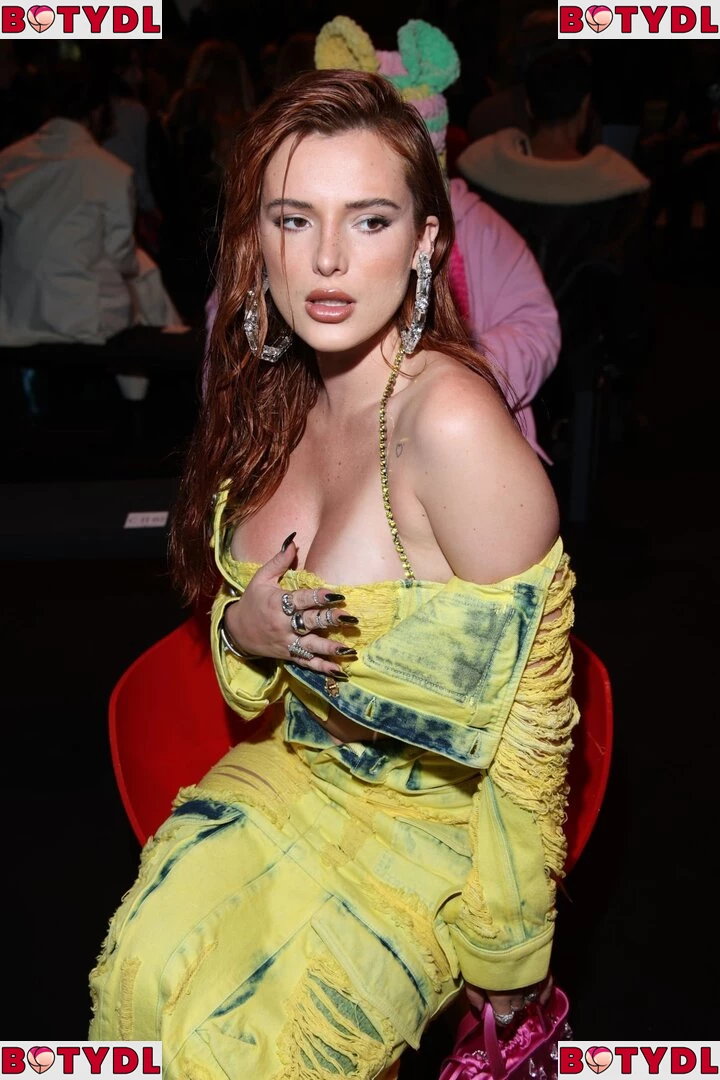 Bella Thorne Onlyfans Photo Gallery 