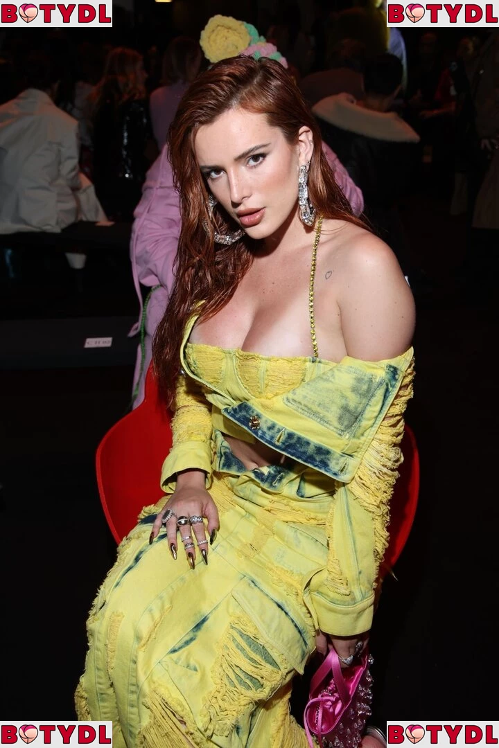 Bella Thorne Onlyfans Photo Gallery 