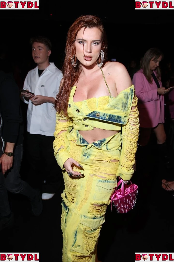 Bella Thorne Onlyfans Photo Gallery 