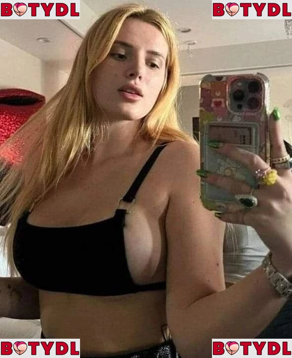 Bella Thorne Onlyfans Photo Gallery 