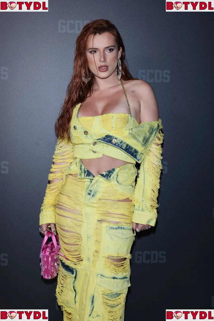 Bella Thorne Onlyfans Photo Gallery 