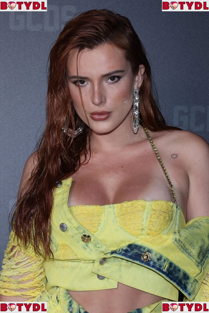 Bella Thorne Onlyfans Photo Gallery 