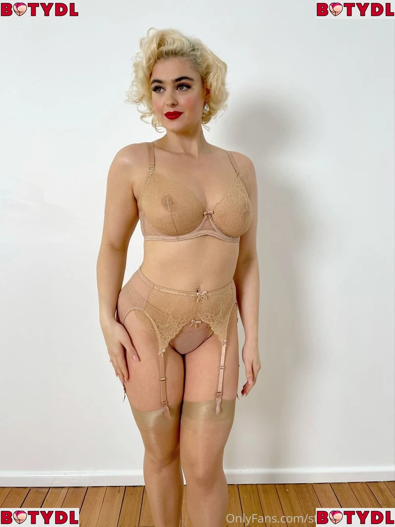 Stefania Ferrario Onlyfans Photo Gallery 