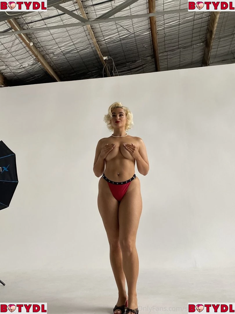 Stefania Ferrario Onlyfans Photo Gallery 