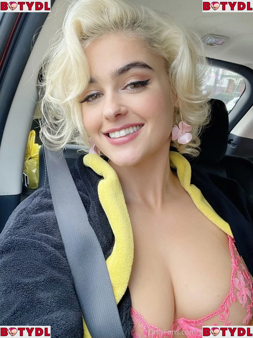 Stefania Ferrario Onlyfans Photo Gallery 