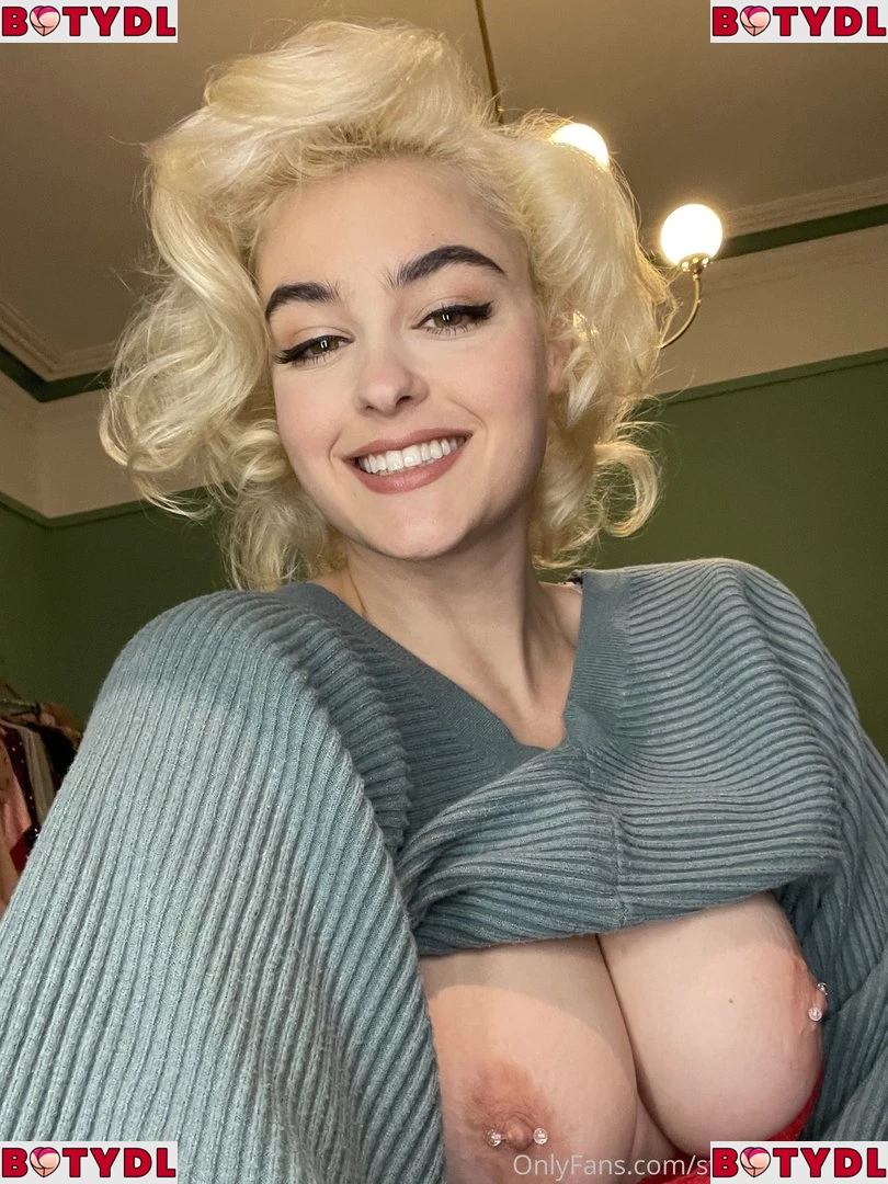 Stefania Ferrario Onlyfans Photo Gallery 