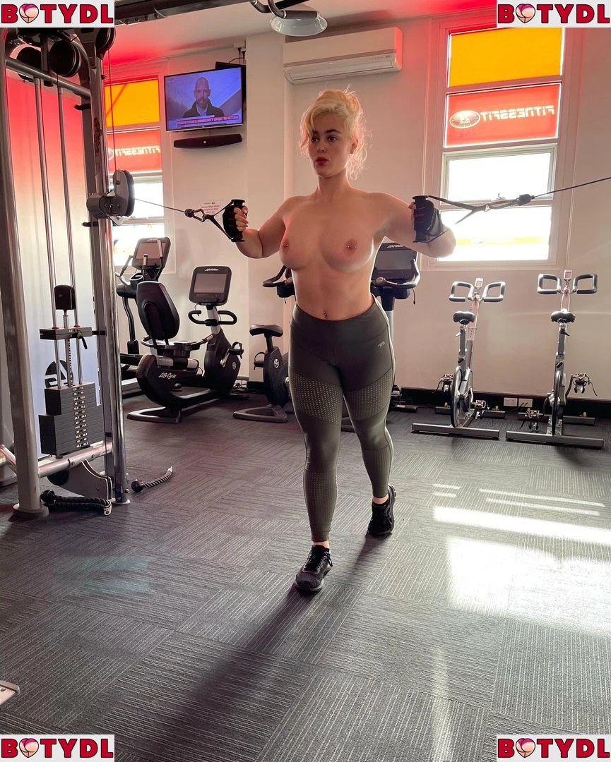 Stefania Ferrario Onlyfans Photo Gallery 