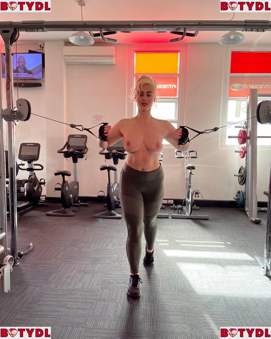 Stefania Ferrario Onlyfans Photo Gallery 