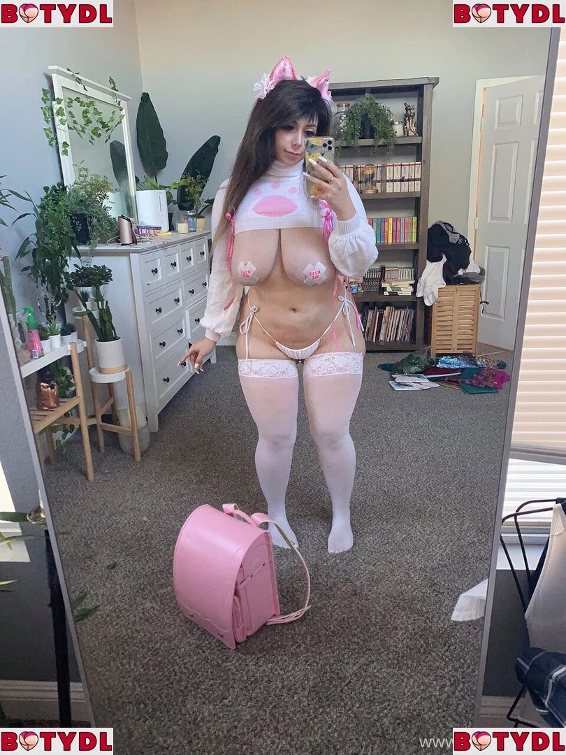 Momokun Onlyfans Photo Gallery 