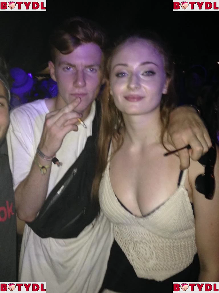 Sophie Turner Onlyfans Photo Gallery 