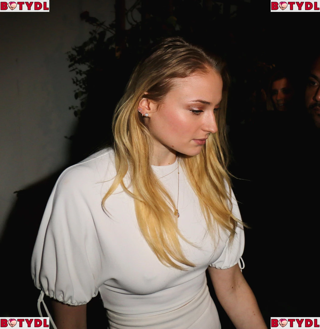 Sophie Turner Onlyfans Photo Gallery 