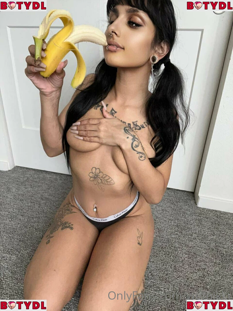 wetnikki Onlyfans Photo Gallery 