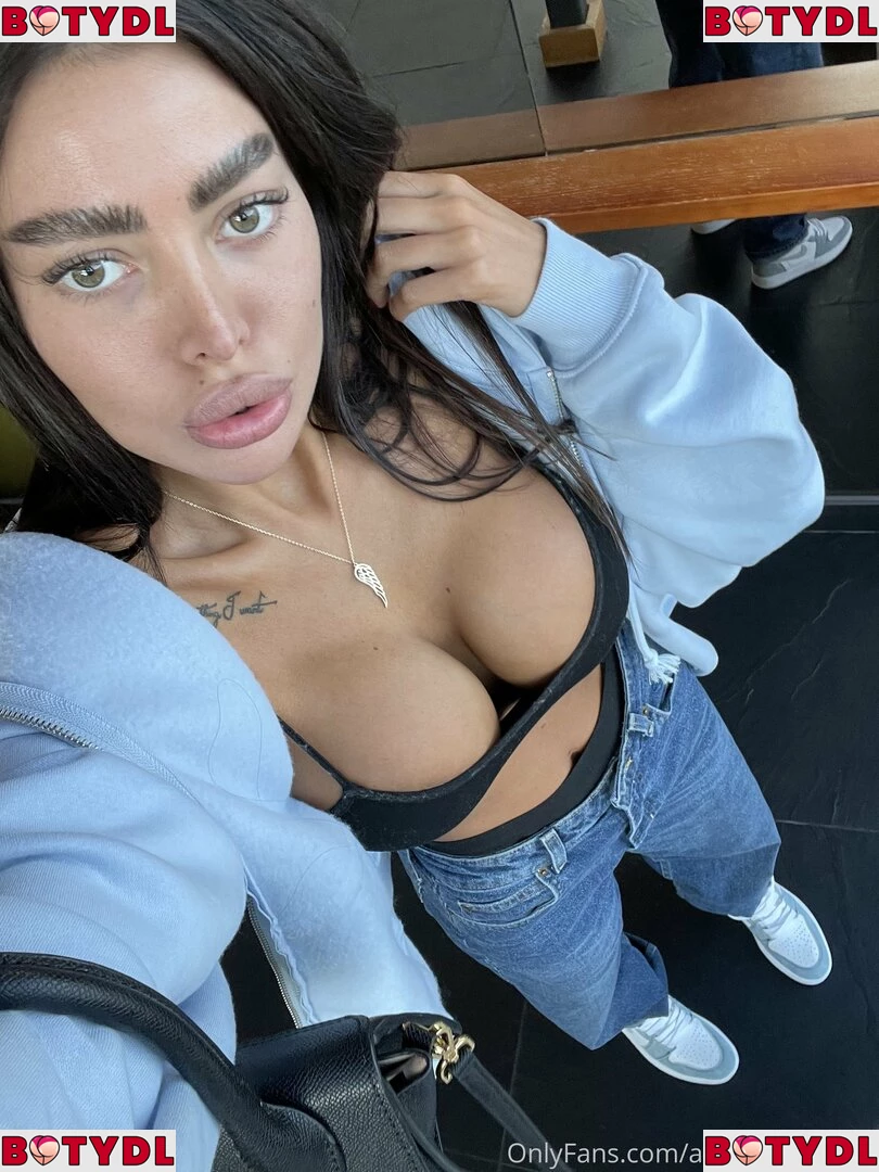 Alena Omovych Onlyfans Photo Gallery 