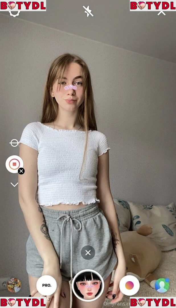 young-goddess Onlyfans Photo Gallery 