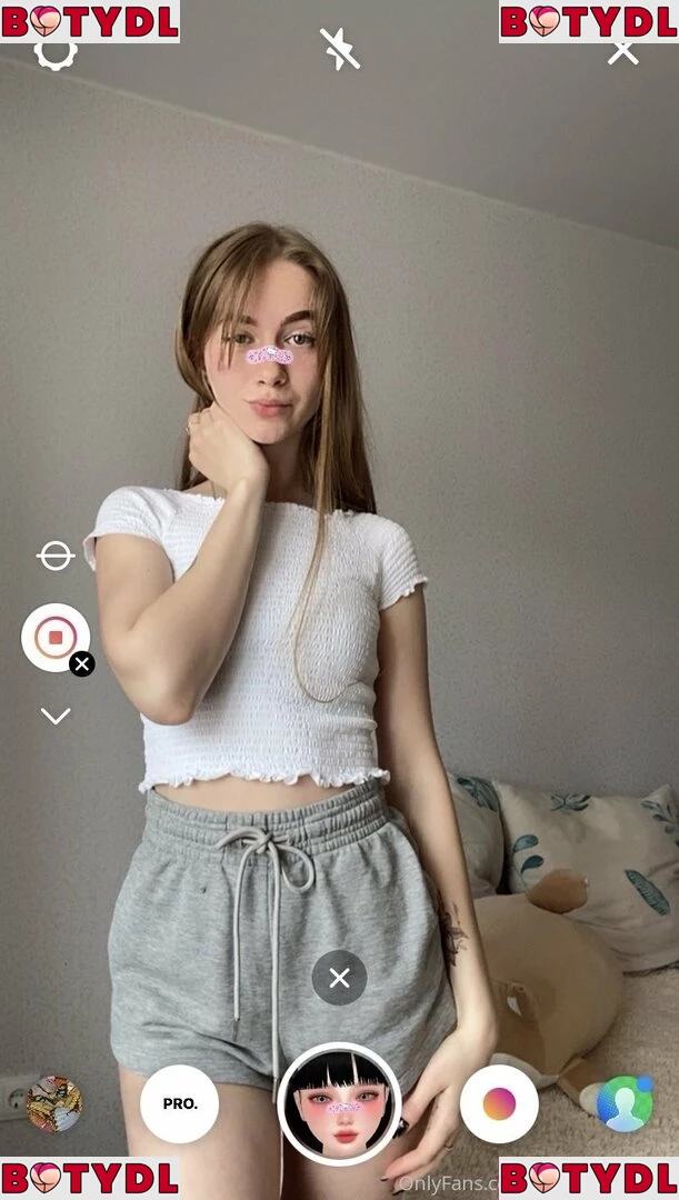 young-goddess Onlyfans Photo Gallery 