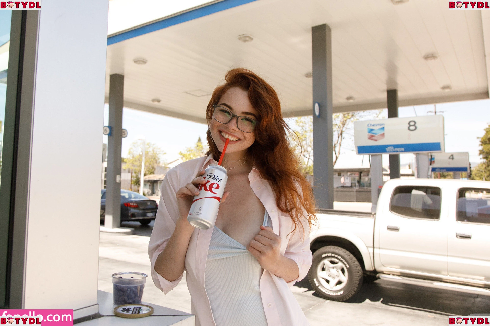 Sabrina Lynn Onlyfans Photo Gallery 