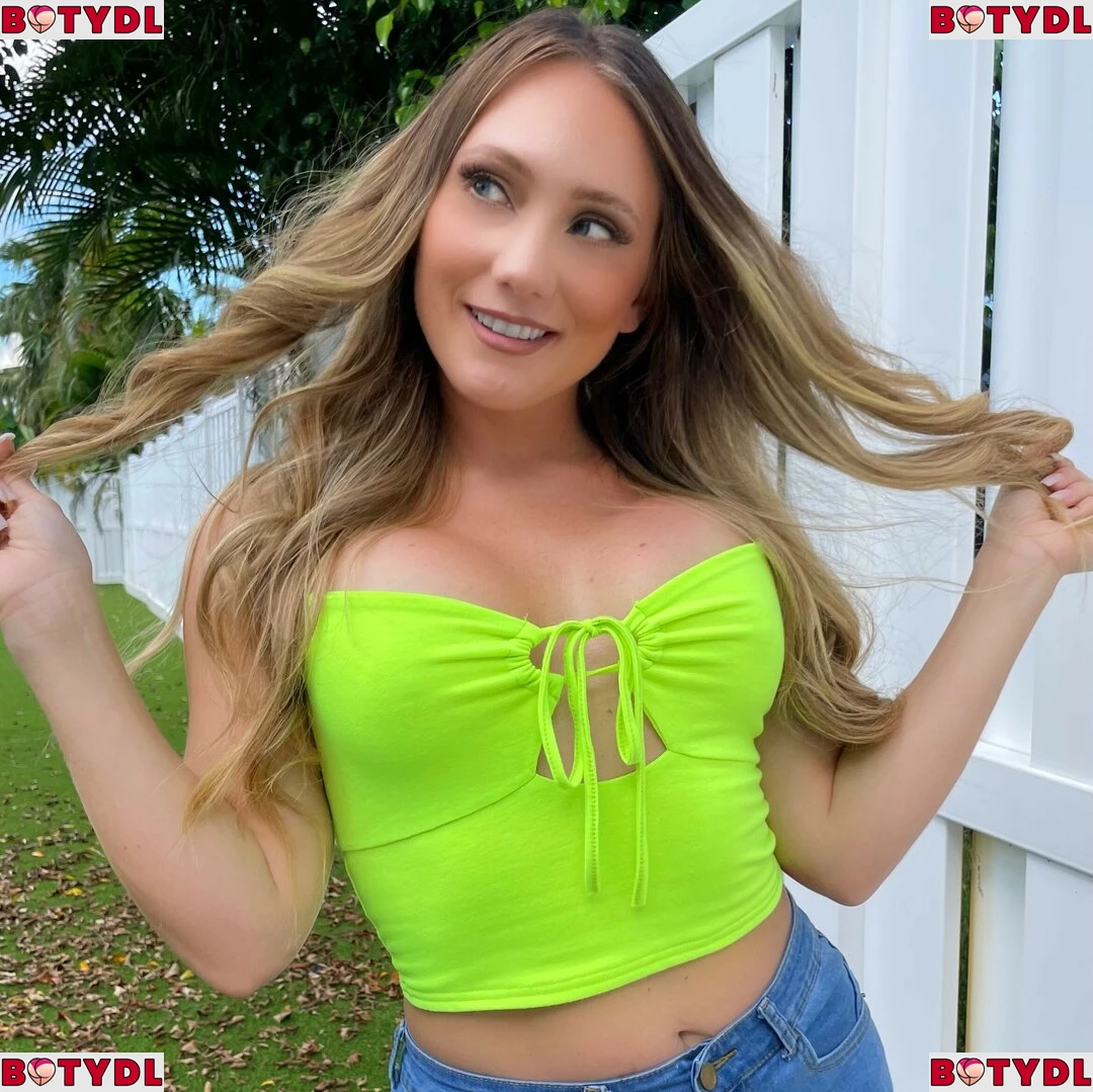 AJ Applegate Onlyfans Photo Gallery 