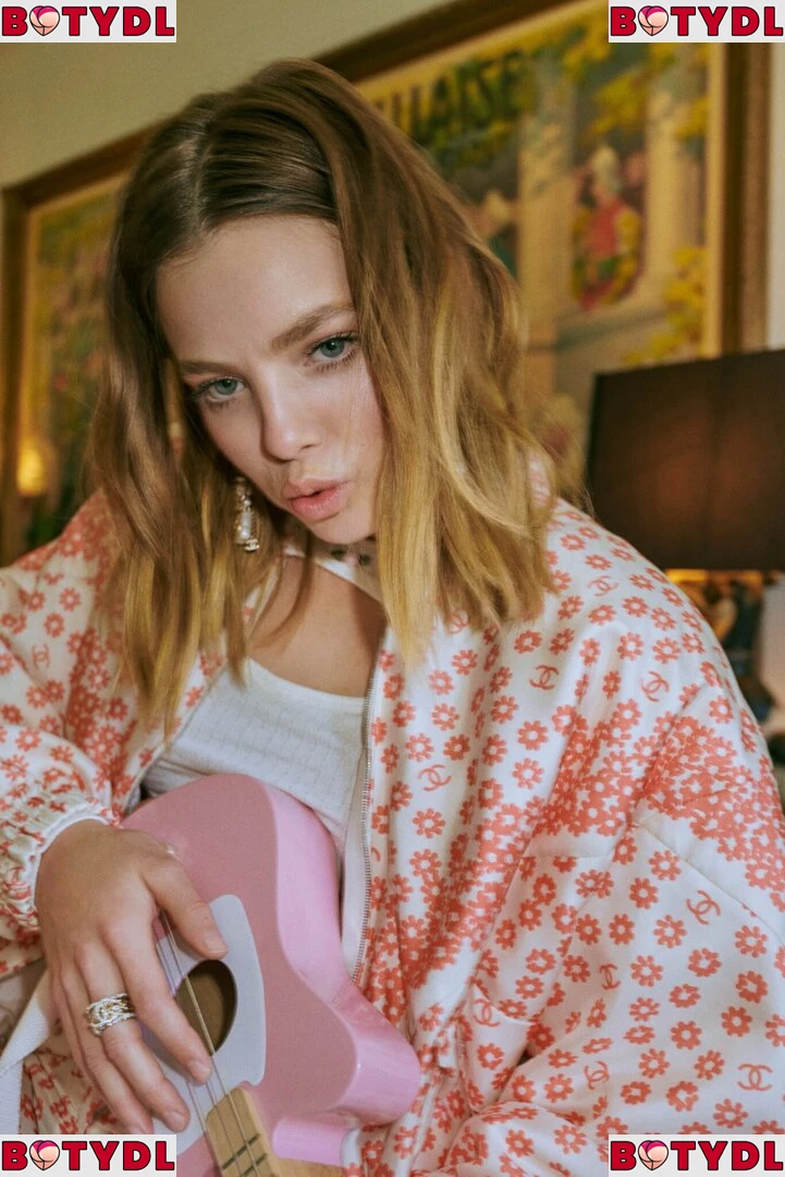 Kristine Froseth Onlyfans Photo Gallery 