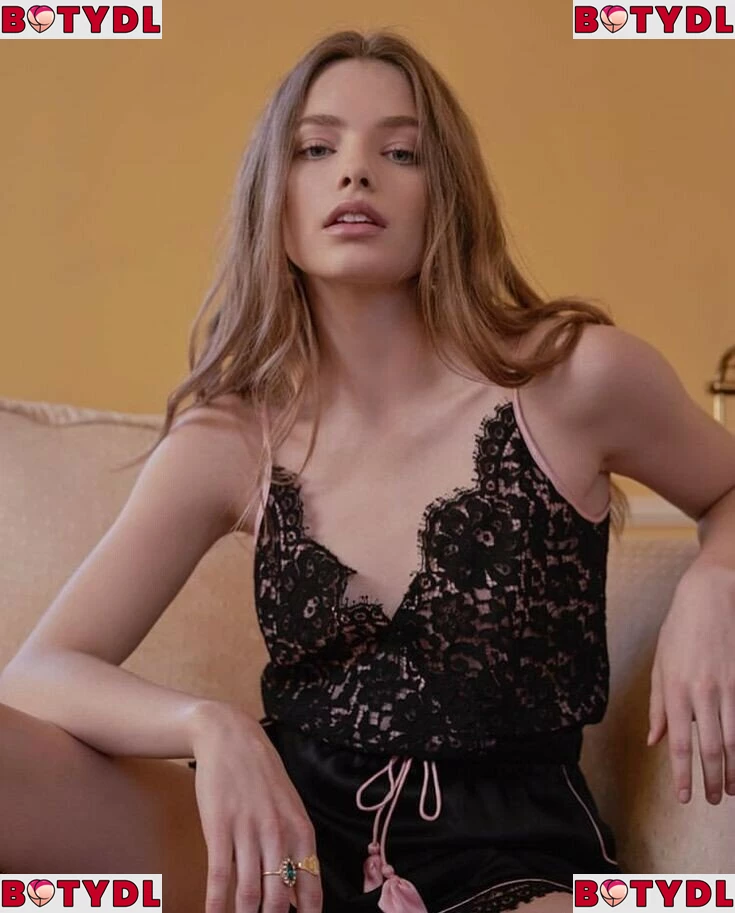 Kristine Froseth Onlyfans Photo Gallery 