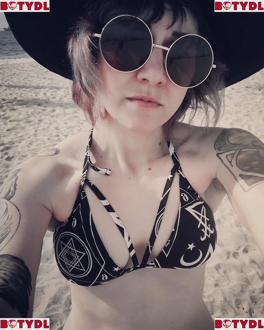 Holly Conrad Onlyfans Photo Gallery 