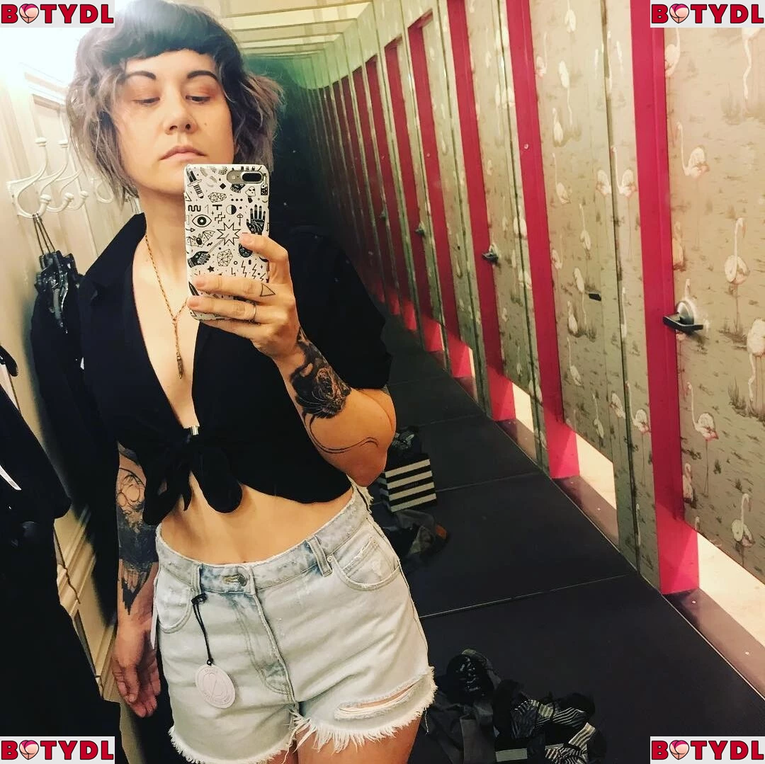 Holly Conrad Onlyfans Photo Gallery 