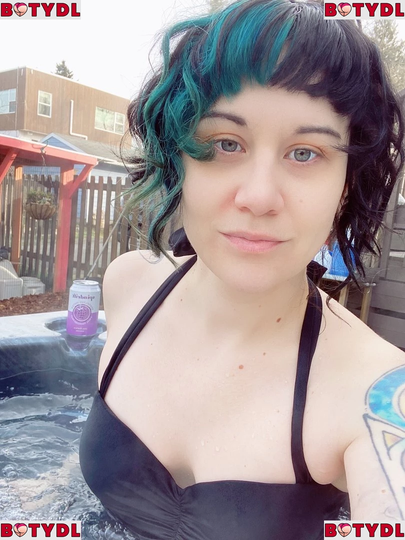 Holly Conrad Onlyfans Photo Gallery 