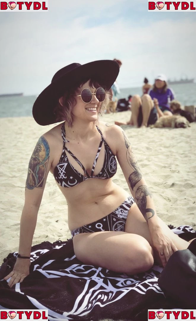 Holly Conrad Onlyfans Photo Gallery 