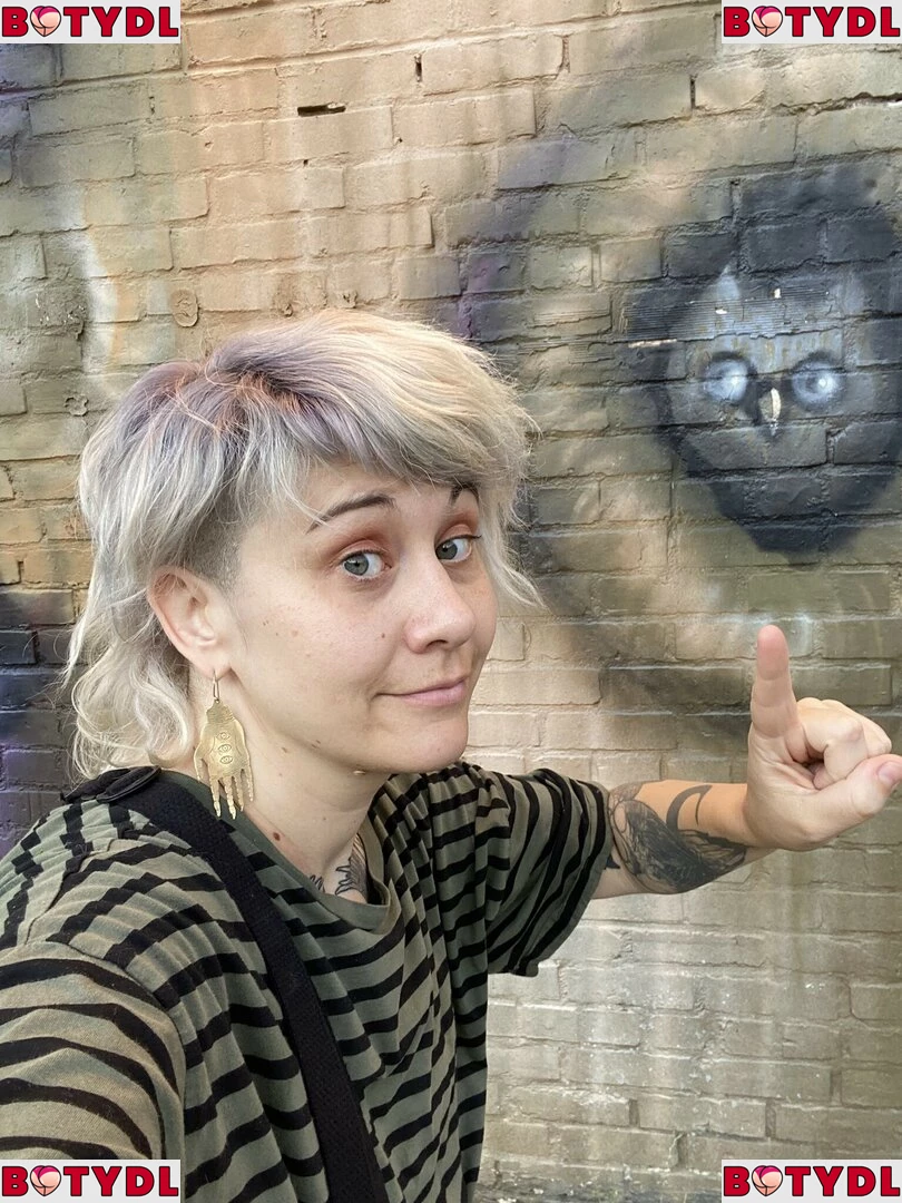 Holly Conrad Onlyfans Photo Gallery 