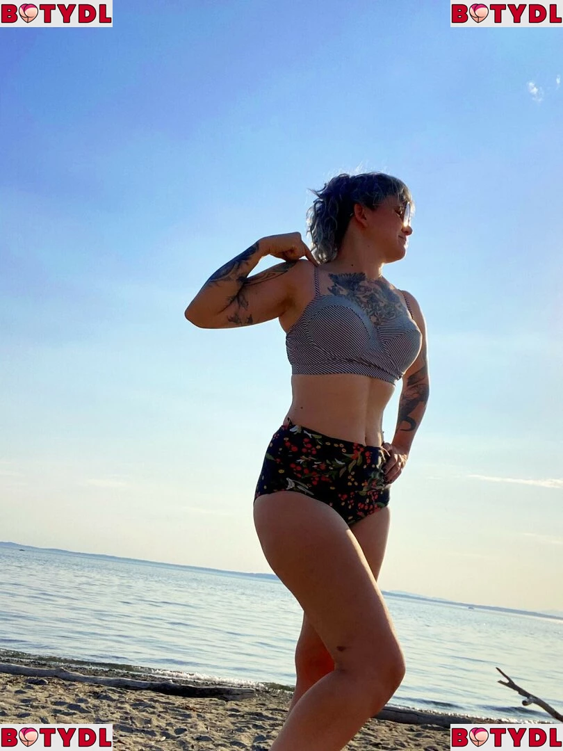 Holly Conrad Onlyfans Photo Gallery 