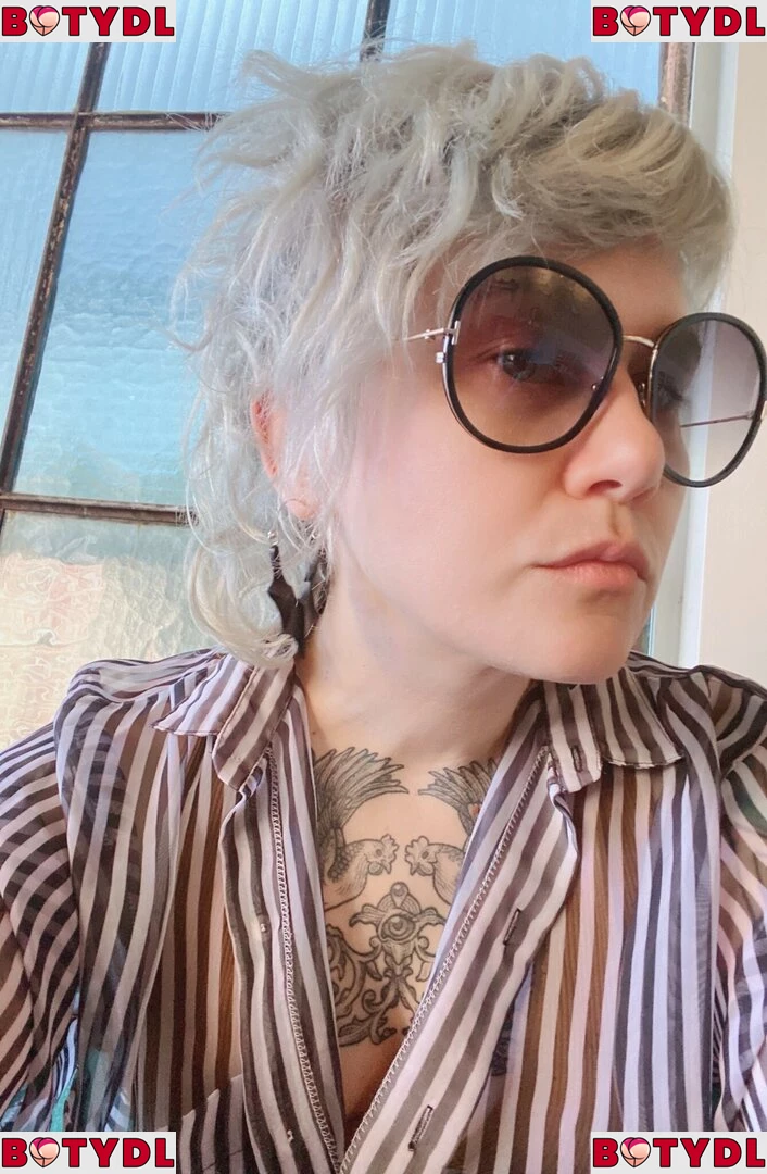 Holly Conrad Onlyfans Photo Gallery 