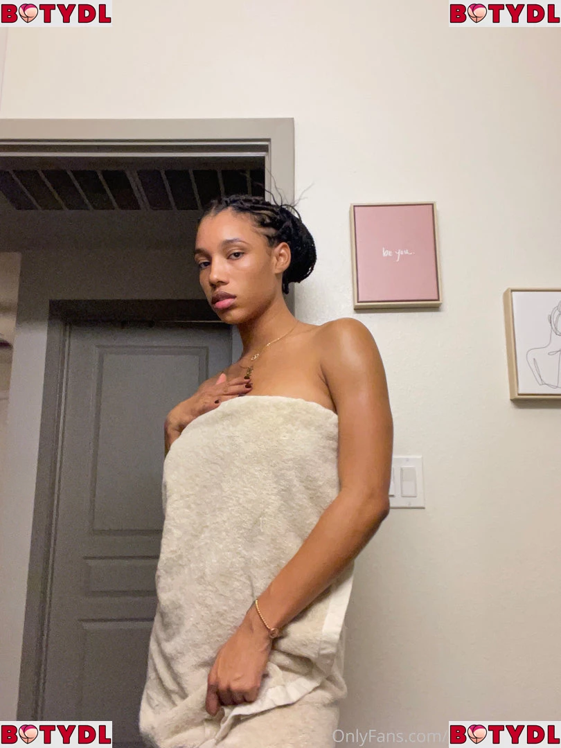 Brookliyn Wren Onlyfans Photo Gallery 