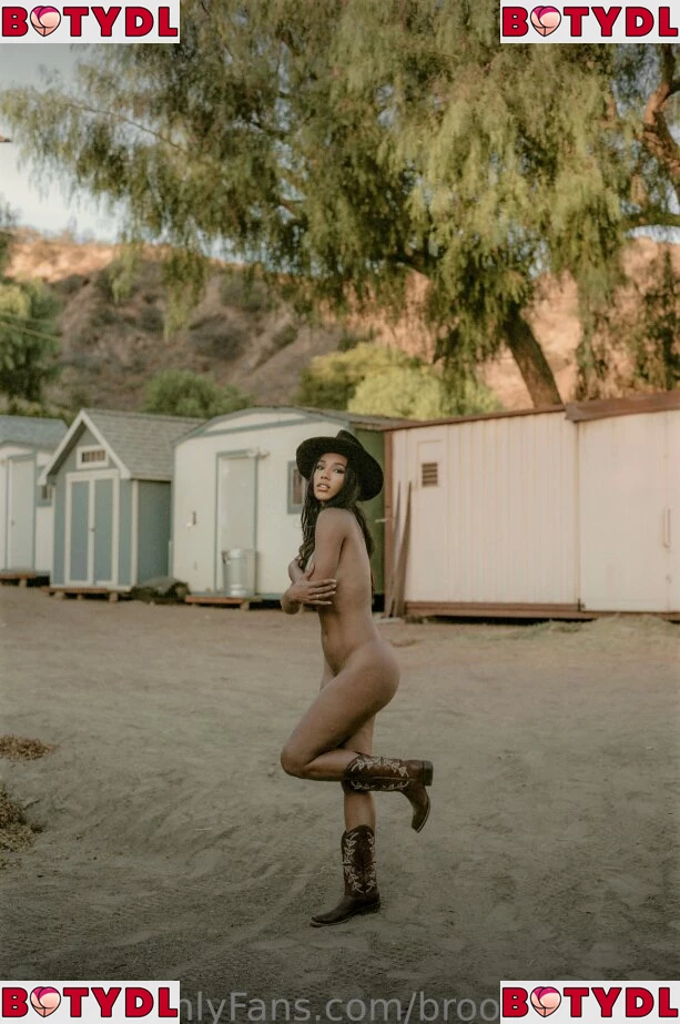 Brookliyn Wren Onlyfans Photo Gallery 