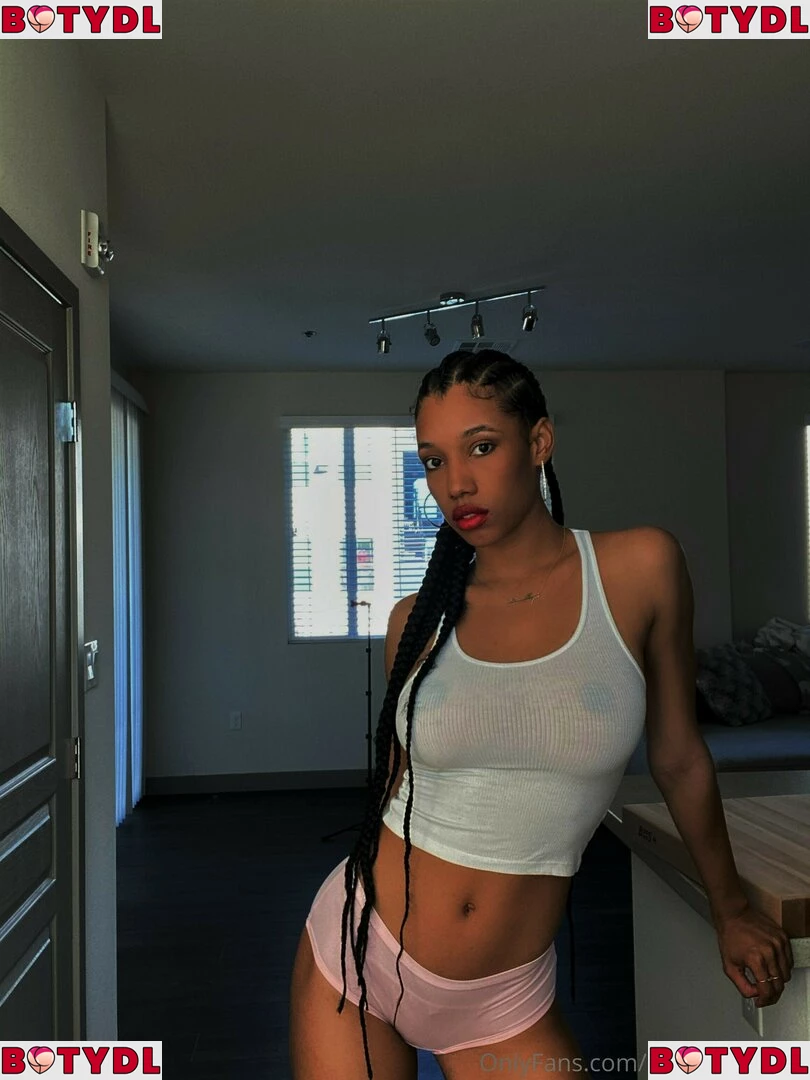 Brookliyn Wren Onlyfans Photo Gallery 