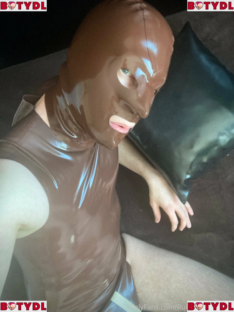 rubberskaterboy Onlyfans Photo Gallery 