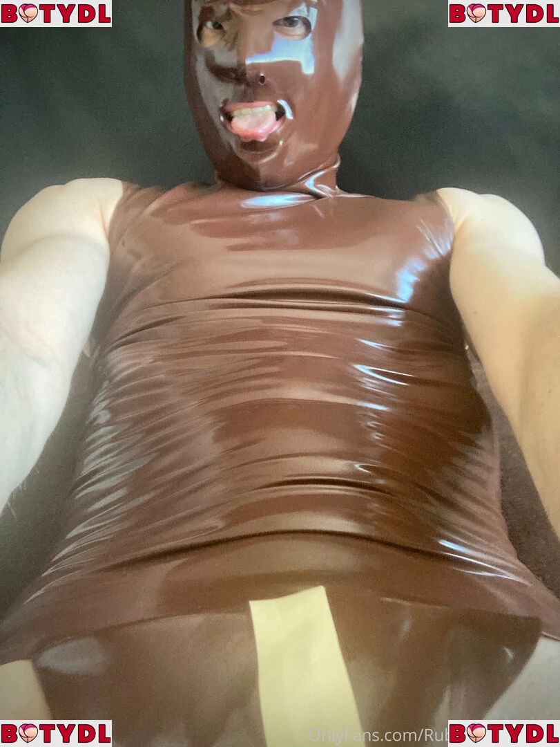 rubberskaterboy Onlyfans Photo Gallery 