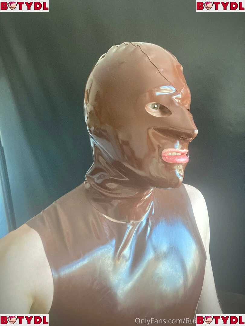 rubberskaterboy Onlyfans Photo Gallery 