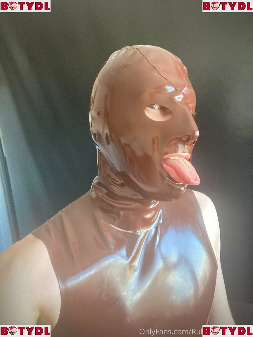 rubberskaterboy Onlyfans Photo Gallery 