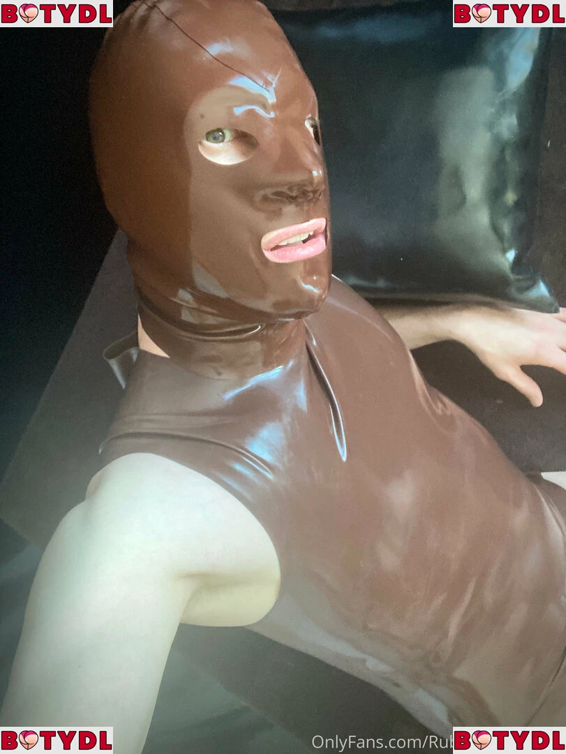 rubberskaterboy Onlyfans Photo Gallery 