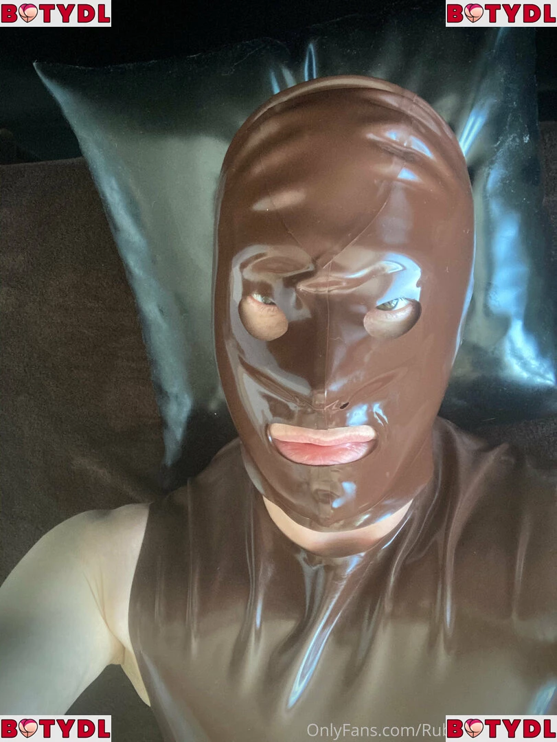 rubberskaterboy Onlyfans Photo Gallery 