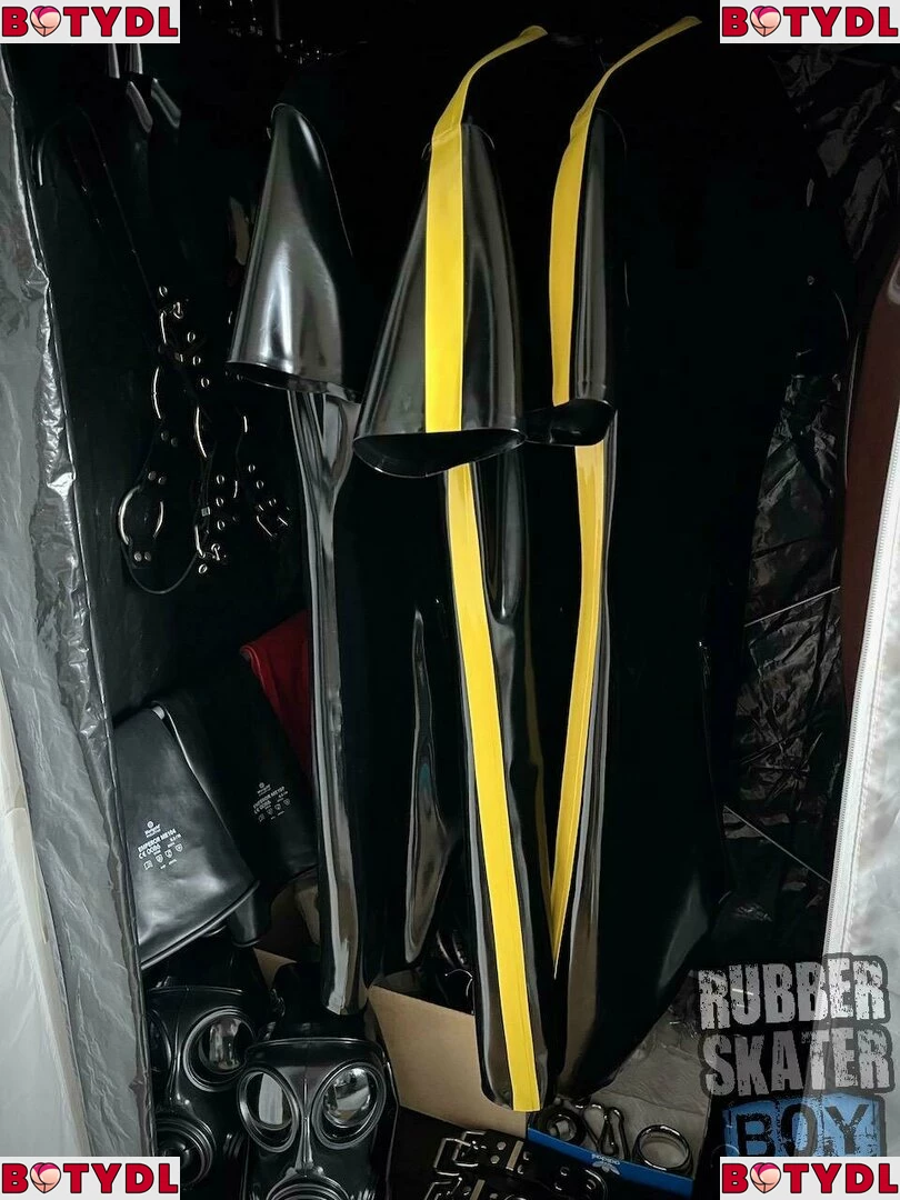 rubberskaterboy Onlyfans Photo Gallery 