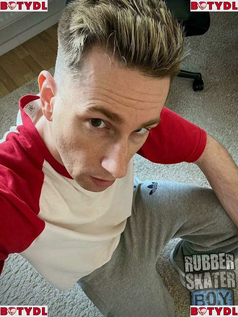 rubberskaterboy Onlyfans Photo Gallery 